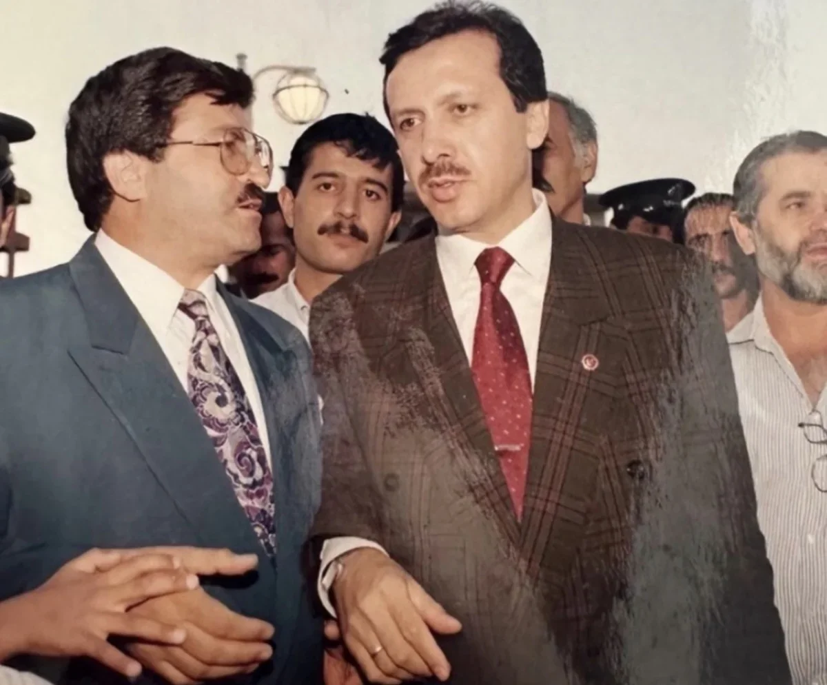 Cumhurbaşkanı Erdoğan’ın eski yol arkadaşı AK Parti’ye üye oldu