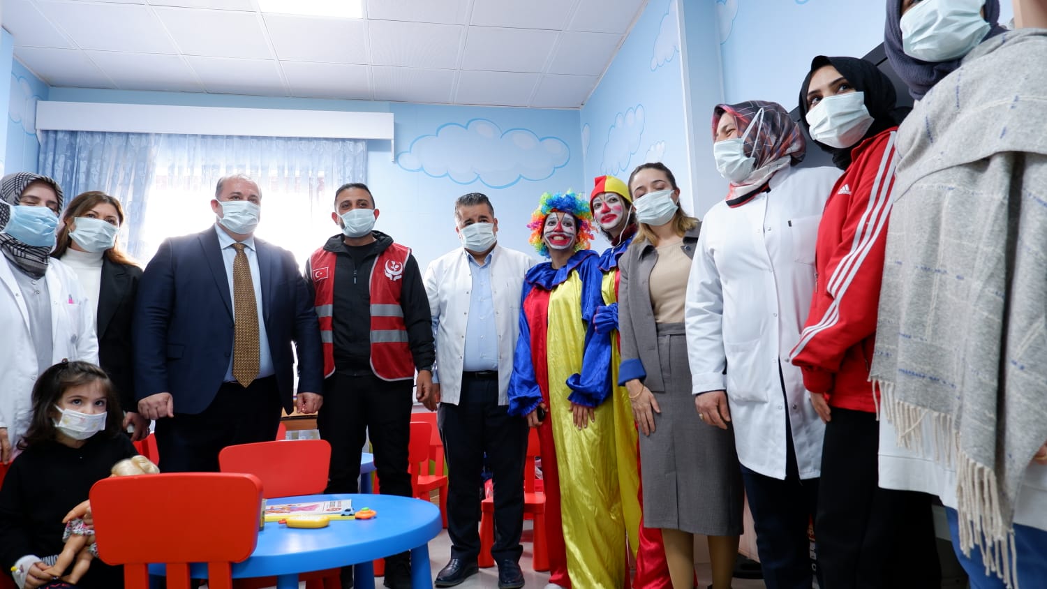 Dicle Üniversitesi’nde Hasta Çocuklara Moral Etkinliği