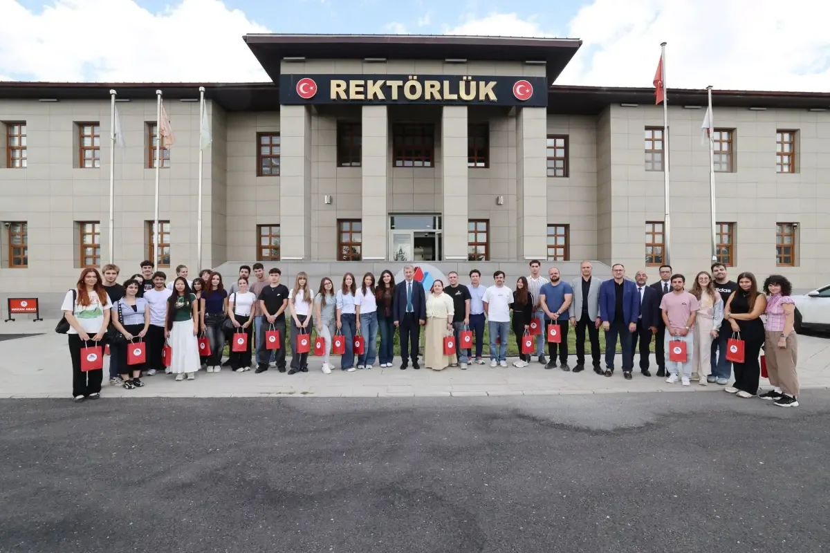 Ağrı İbrahim Çeçen Üniversitesi'nde 5 ülkeden gençler buluştu