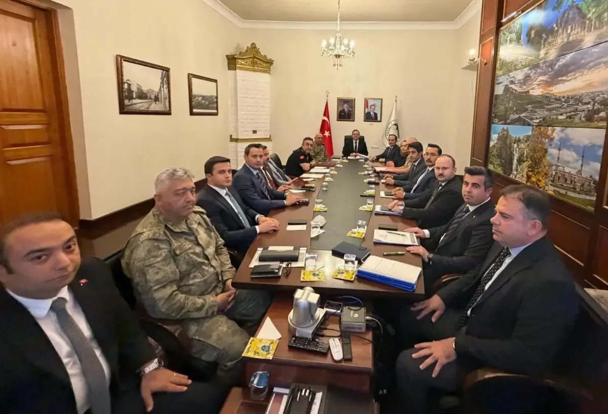 Kars’ta İl Güvenlik ve Asayiş Koordinasyon Toplantısı gerçekleştirildi