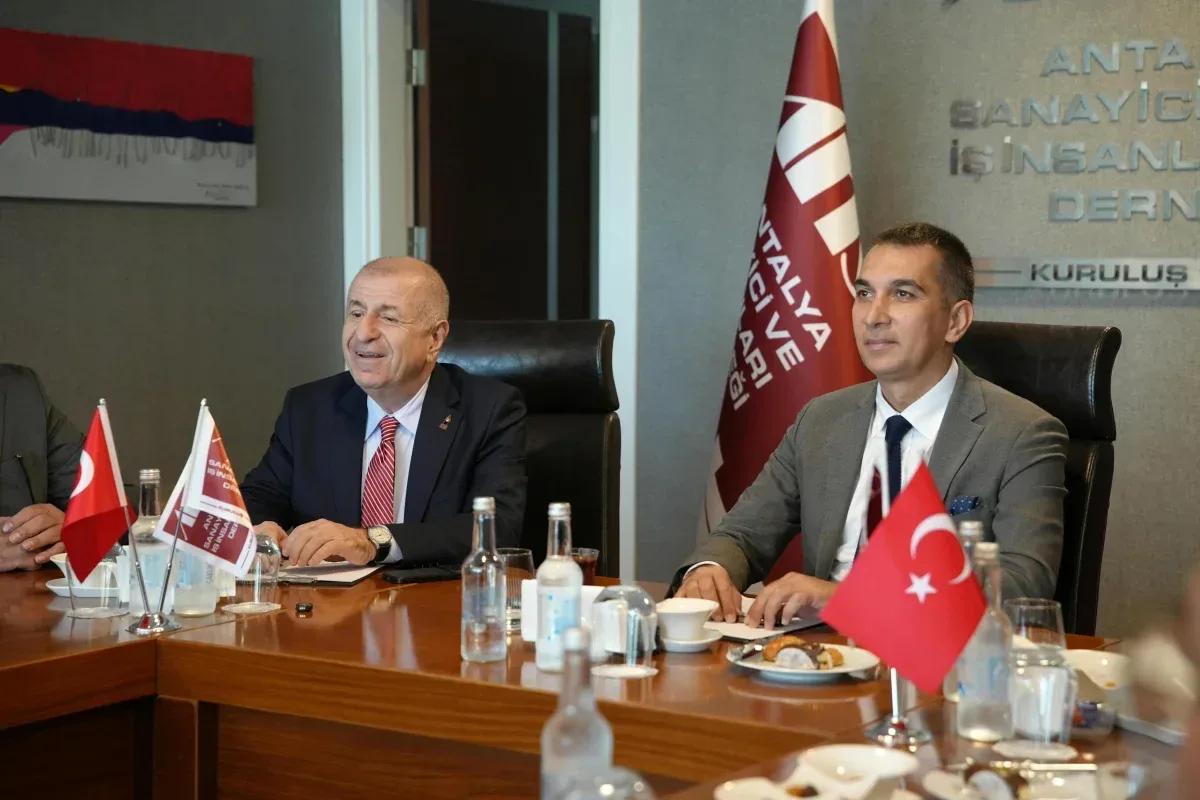Ümit Özdağ Ansiad' a nezaket ziyaretinde bulundu
