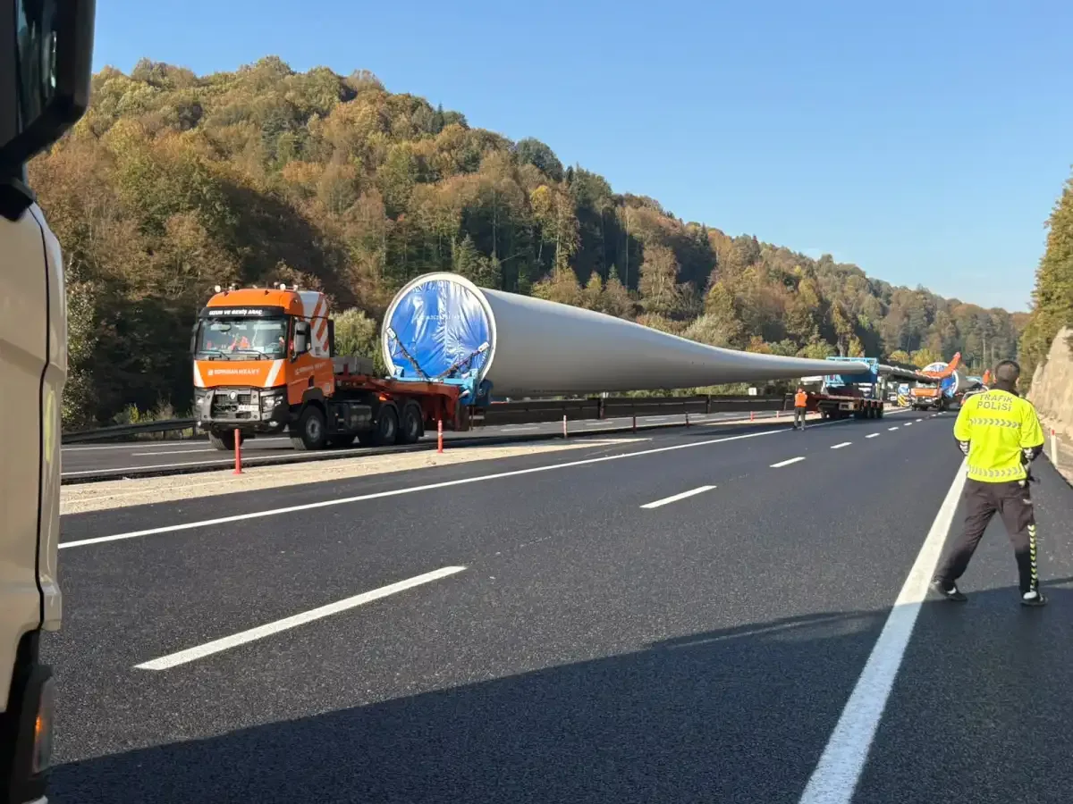 Dev kanatlar yolu kapattı