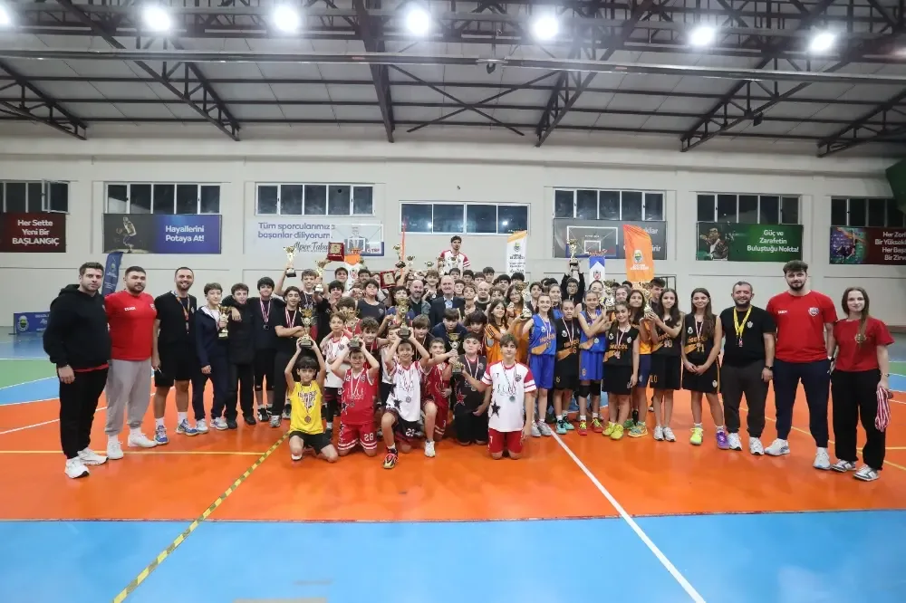 İnegöl Belediyesi’nden gençlere basketbol heyecanı