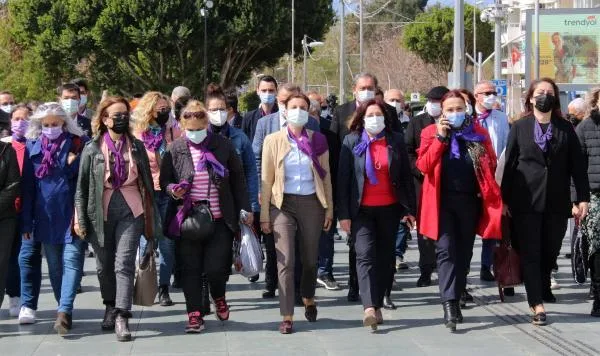 İyi Partiden ''açıklamaları kadınlar adına yapmalıydınız, CHP adına değil" tepkisi