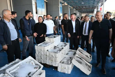Balıkçı esnafı yeni sezona Mansur Yavaş’la “Vira Bismillah” dedi