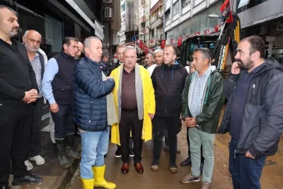 Rize Pazar’da sel sonrası siyasi partilerden ortak dayanışma