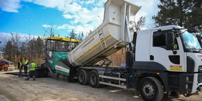 Bornova’da asfalt çalışması başladı