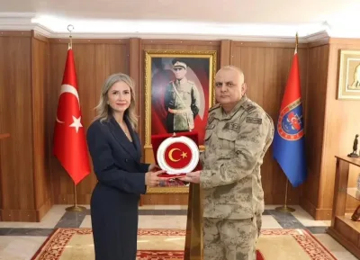 Kars'ta Kızılay ve jandarma iş birliği görüşüldü